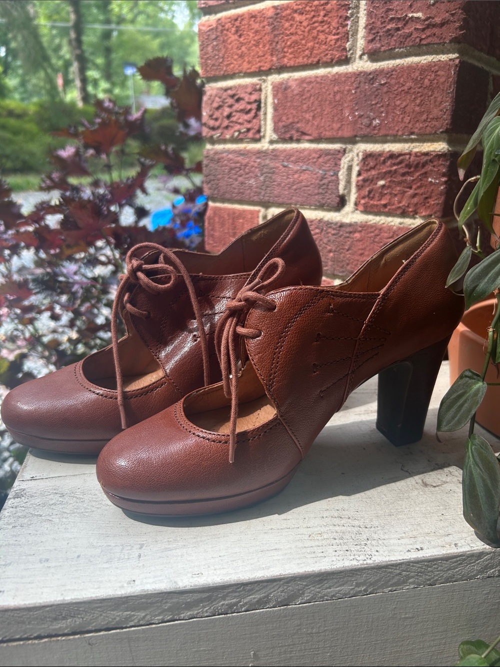Clarks Brown Leather Lace-Up Block Heel Pumps